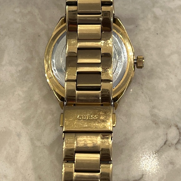 Guess gold wrist watch with stud detail - Unisex - Picture 6 of 6